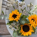 Лион: авторский букет с подсолнухами в Санкт-Петербурге - Фотография 6 Лион: авторский букет с подсолнухами в Санкт-Петербурге - Фотография 6
