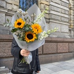 Лион: авторский букет с подсолнухами в Санкт-Петербурге - Фотография 3 Лион: авторский букет с подсолнухами в Санкт-Петербурге - Фотография 3