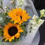 Лион: авторский букет с подсолнухами в Санкт-Петербурге - Фотография 7 Лион: авторский букет с подсолнухами в Санкт-Петербурге - Фотография 7