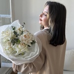 Волшебная пилюля: букет с белыми пионовидными розами - Фотография 4