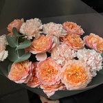 Приятное напоминание: авторский букет в нежной гамме в Санкт-Петербурге - Фотография 3