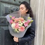 Сладкие мысли: пионовидные розы, эустома и другие цветы в Санкт-Петербурге - Фотография 1