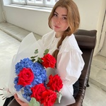 Клубника голубика : букет с гортензией и розами - Фотография 1 Клубника голубика : букет с гортензией и розами - Фотография 1