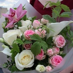 Букет Небесный серый: розы, орхидея, малина, и другие цветы с доставкой в Санкт-Петербурге - Фотография 4