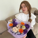 Туса джуса движ Париж: букет с герберами, сиренью и лизиантусами, в ярких оттенках - Фотография 2