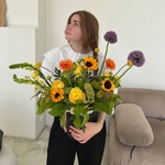 Полет шмеля: яркая композиция в шляпной коробке - Фотография 1