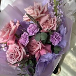 Раф на лавандовом: букет с розами в сиреневых оттенках - Фотография 4