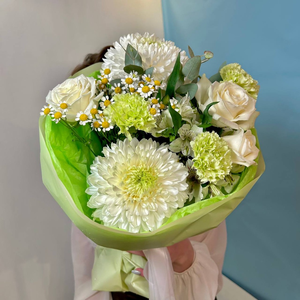 Яблочный тини: хризантема, гвоздики и альстромерия