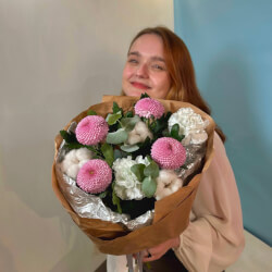 Букет «Марсианские хроники: хлопок, хризантема момоко и гвоздика»