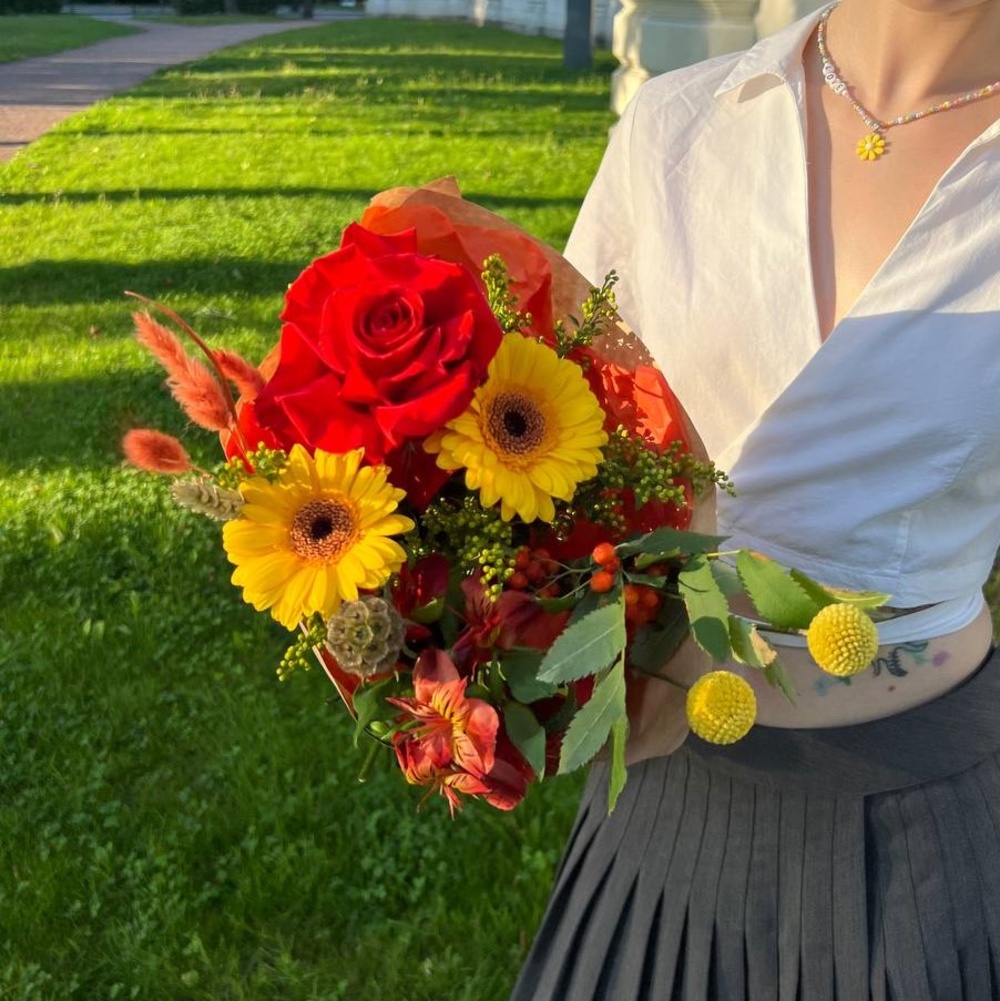 Букеты к 1 сентября с доставкой в Санкт-Петербурге