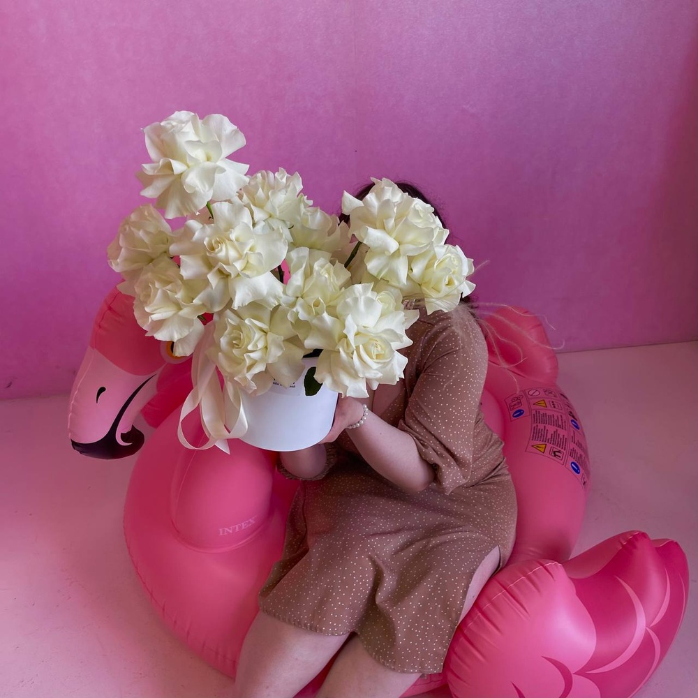 Ма бель: французская роза Плая Бланка в шляпной коробке