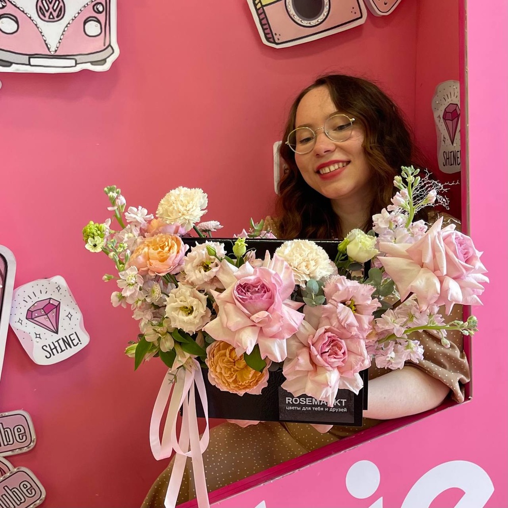 Пудровые сны: пионовидная роза, лизиантус и маттиола