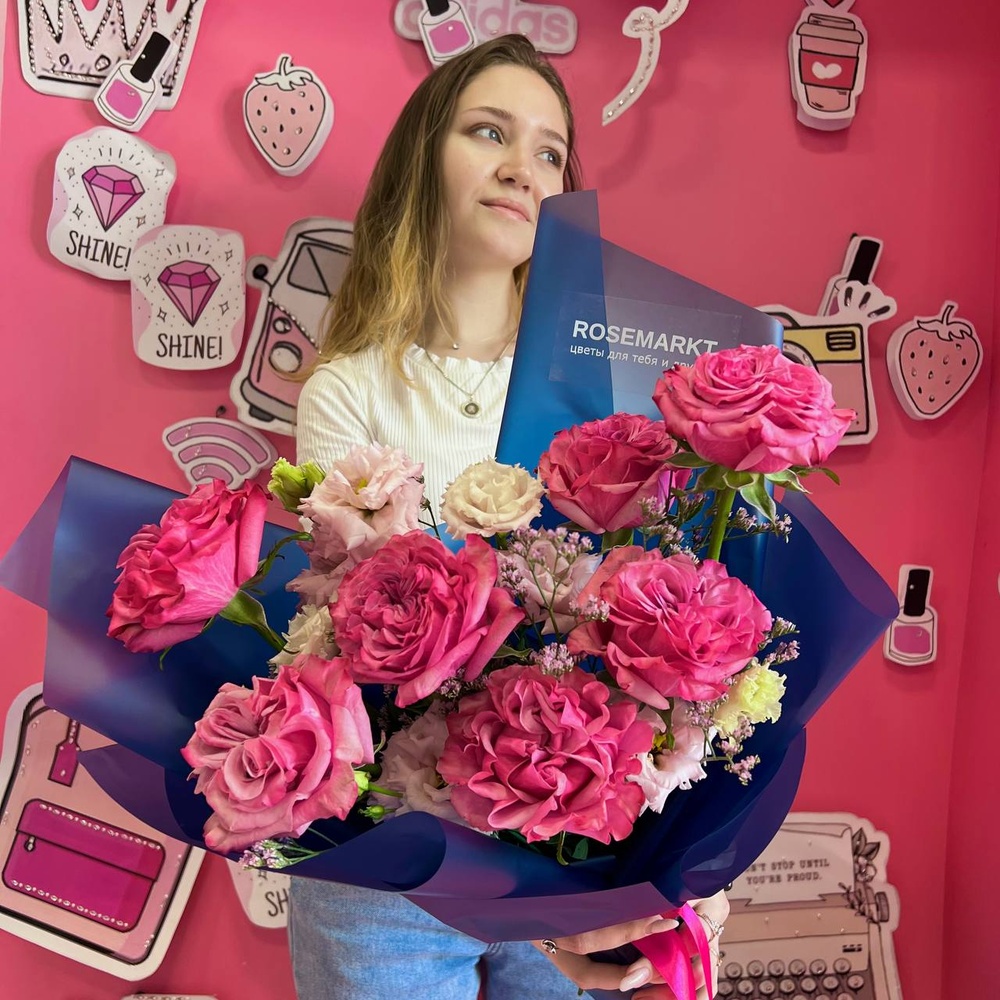 Сумеречная искорка: пионовидная роза Кантри блюз, лизиантус и лимониум с аквабоксом и коробкой-переноской