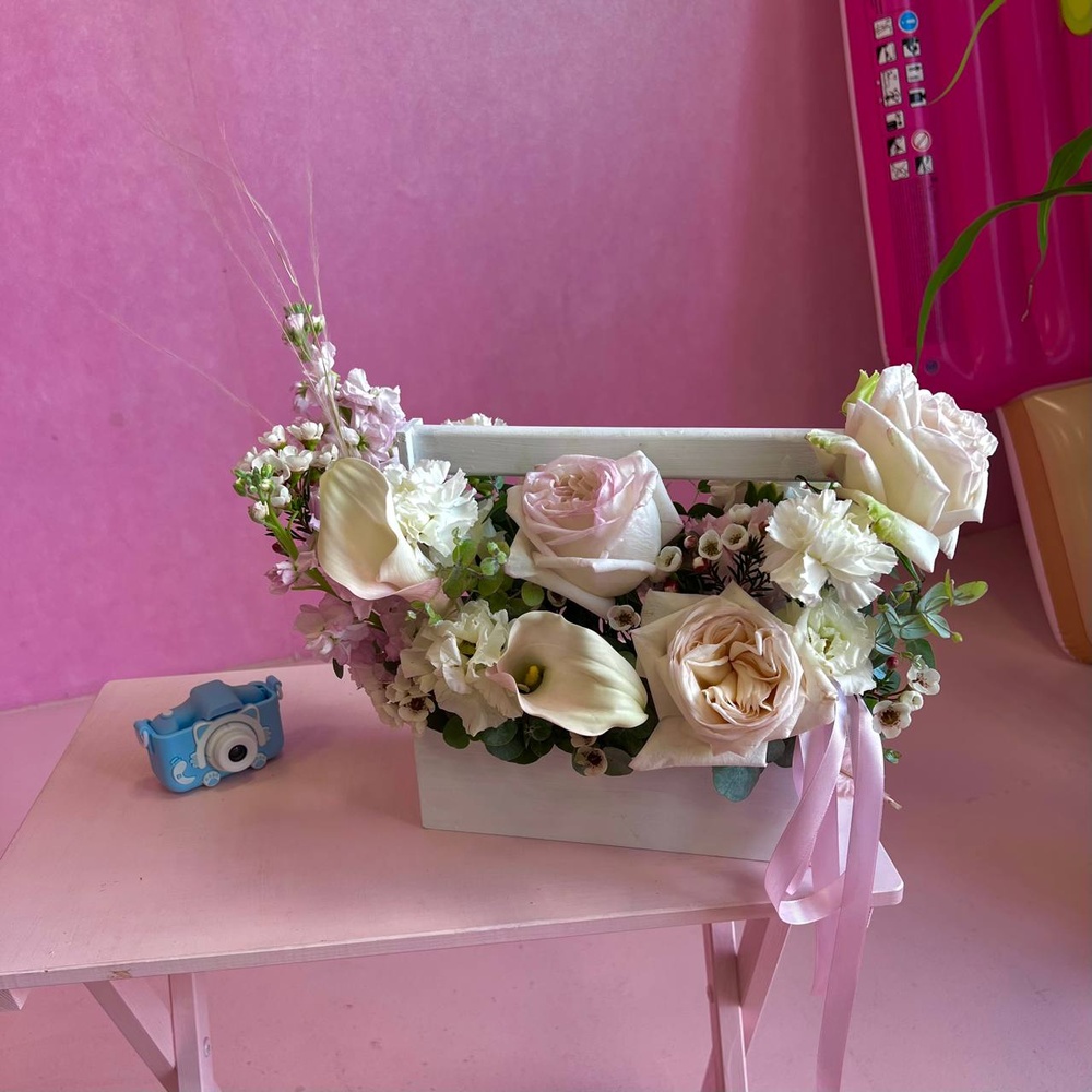 Прима-балерина: пионовидная роза, белая калла и ароматная маттиола