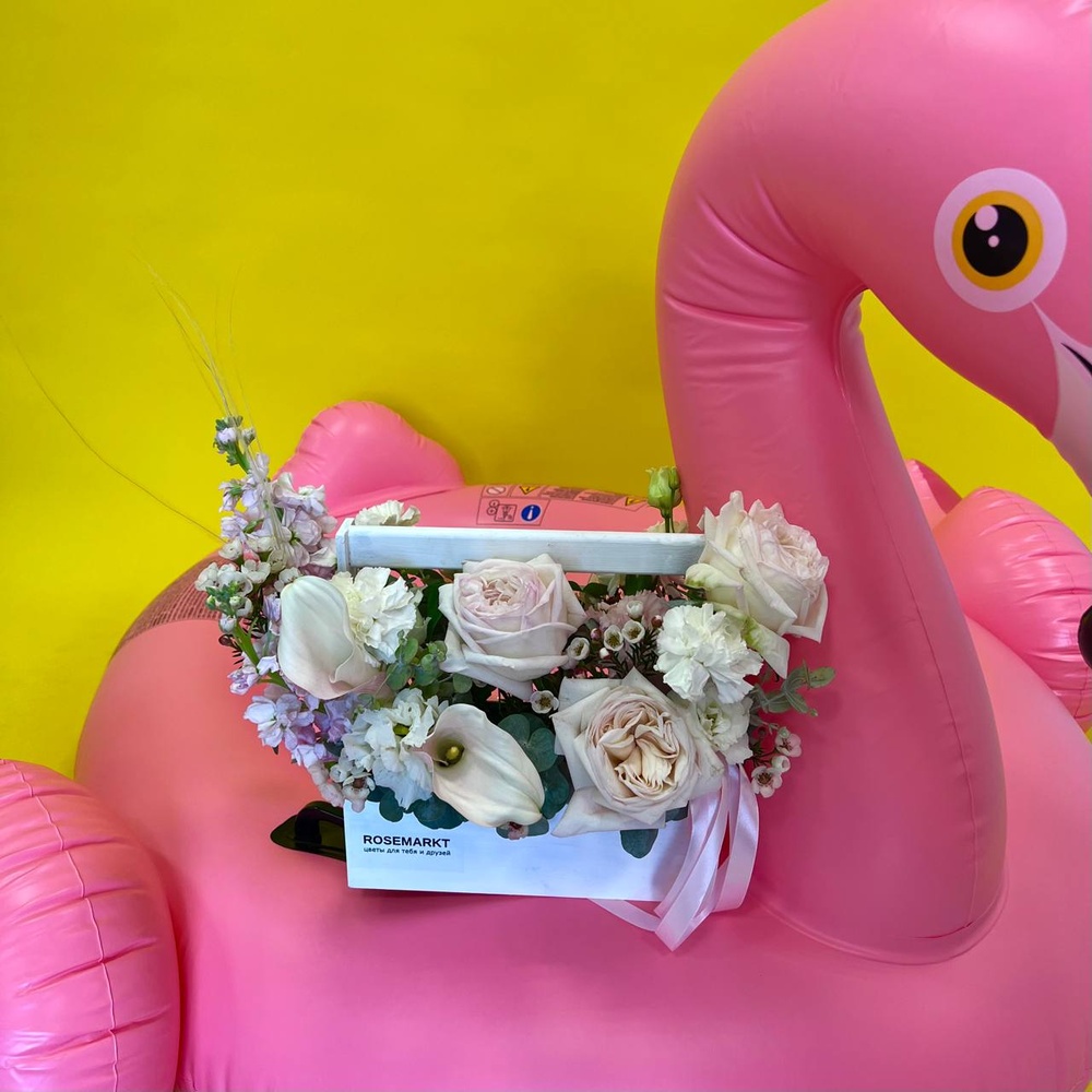 Прима-балерина: пионовидная роза, белая калла и ароматная маттиола