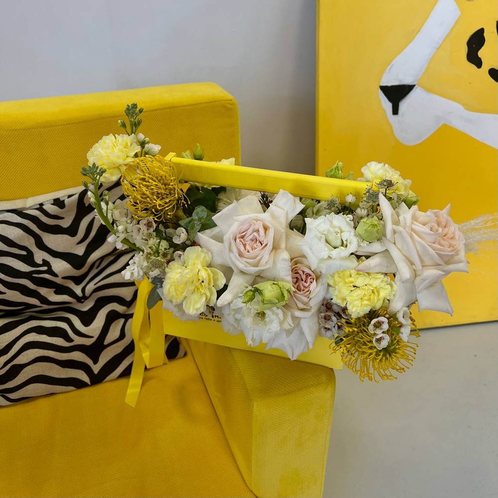 Лимонный тарт: экзотический нутан, пионовидная роза и гвоздика