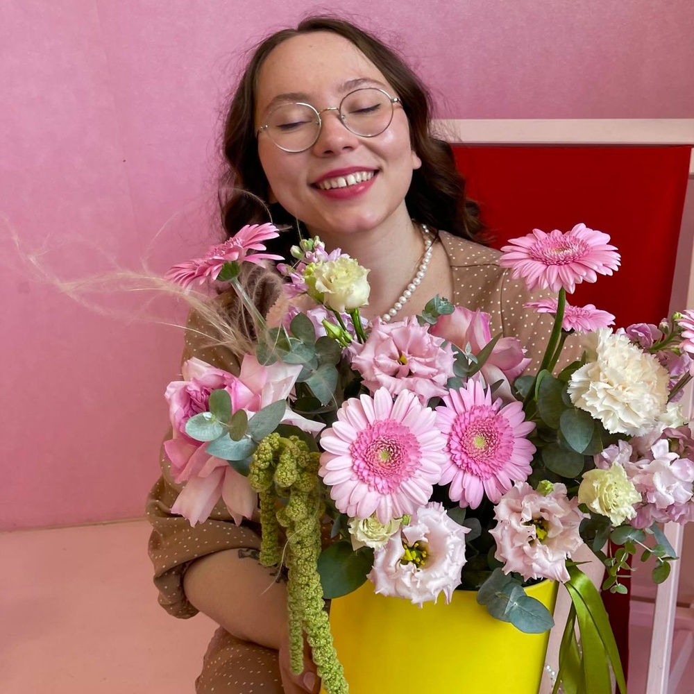 Акварельный: розовые герберы, кружевной лизиантус и пионовидная роза Пинк охара