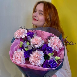 Букет «Вечное сияние: лизиантус, диантус и лимониум» Букет «Вечное сияние: лизиантус, диантус и лимониум»