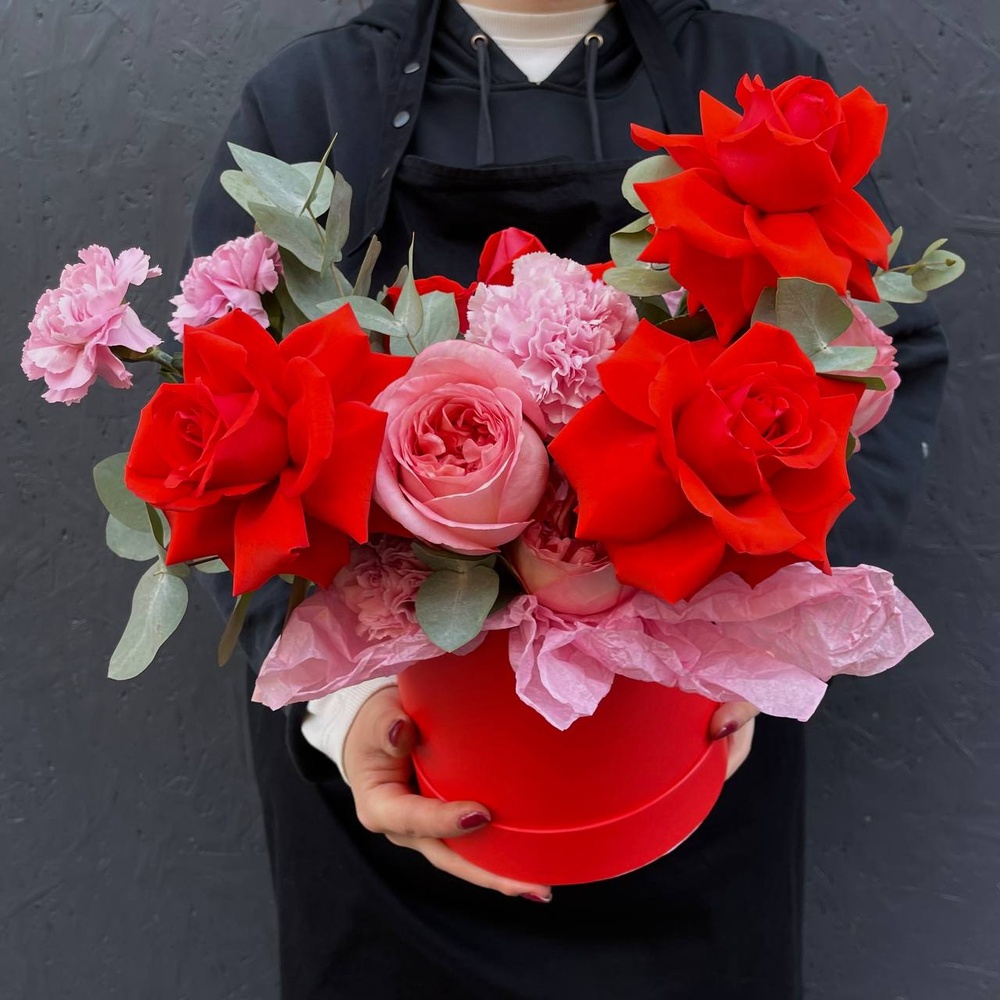 Шуры-Муры: цветы в шляпной коробке в Санкт-Петербурге