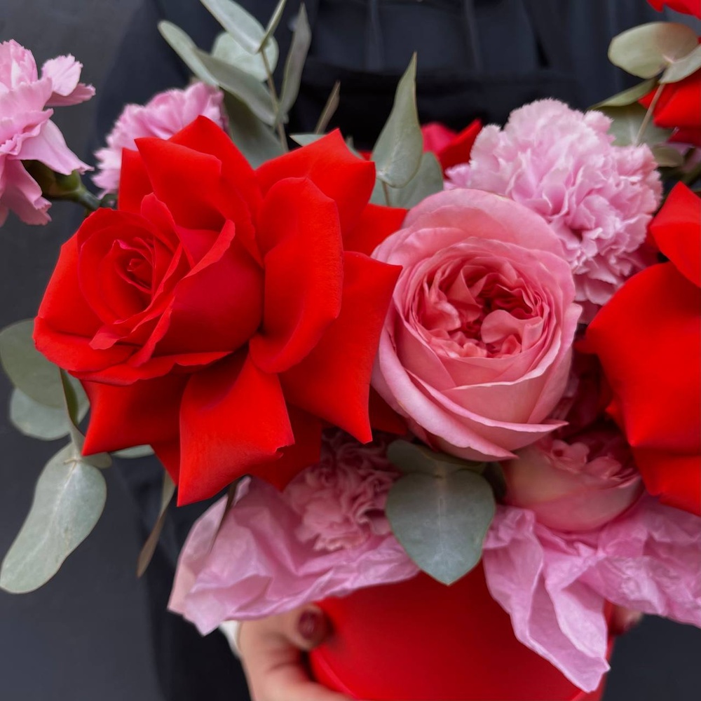 Шуры-Муры: цветы в шляпной коробке