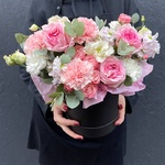 Буше: цветы в шляпной коробке в Санкт-Петербурге - Фотография 1