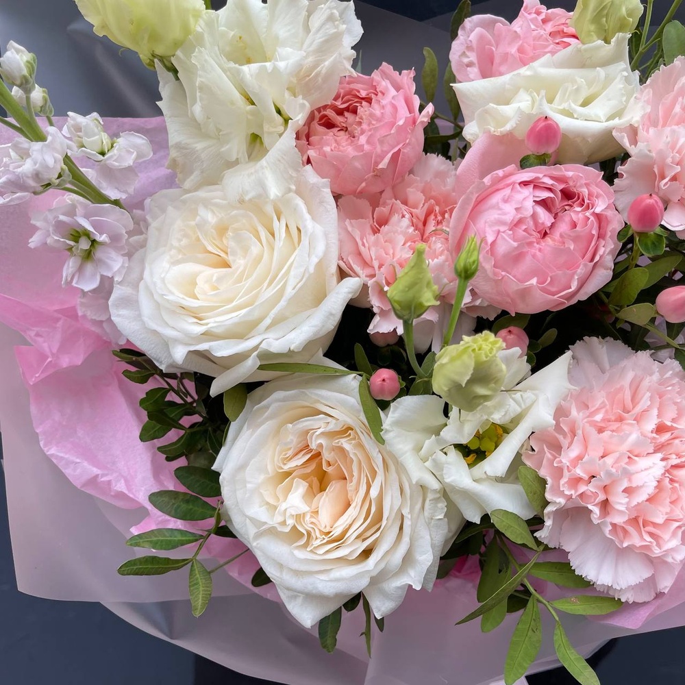 Пион-букет: нежный букет цветов за 4990 по цене 4990 ₽ - купить в RoseMarkt  с доставкой по Санкт-Петербургу