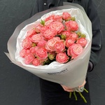 Сливочный вензель: пионовидные розы в лаконичной упаковке в Санкт-Петербурге - Фотография 3