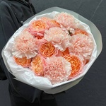 День 19: пионовидные розы и стойкий диантус в Санкт-Петербурге - Фотография 4