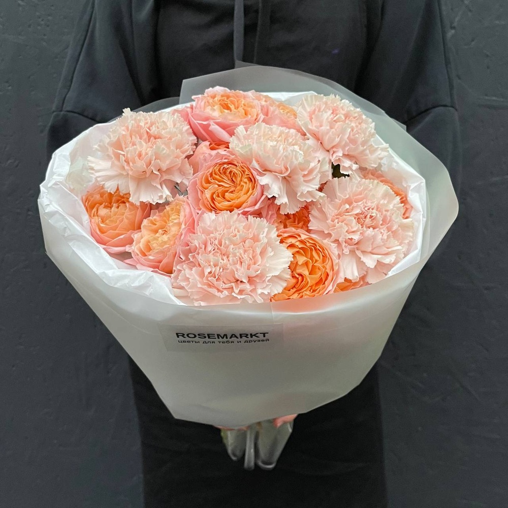 День 19: пионовидные розы и стойкий диантус 