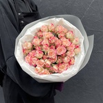 День 13: 15 кустовых роз в лаконичной упаковке в Санкт-Петербурге - Фотография 4