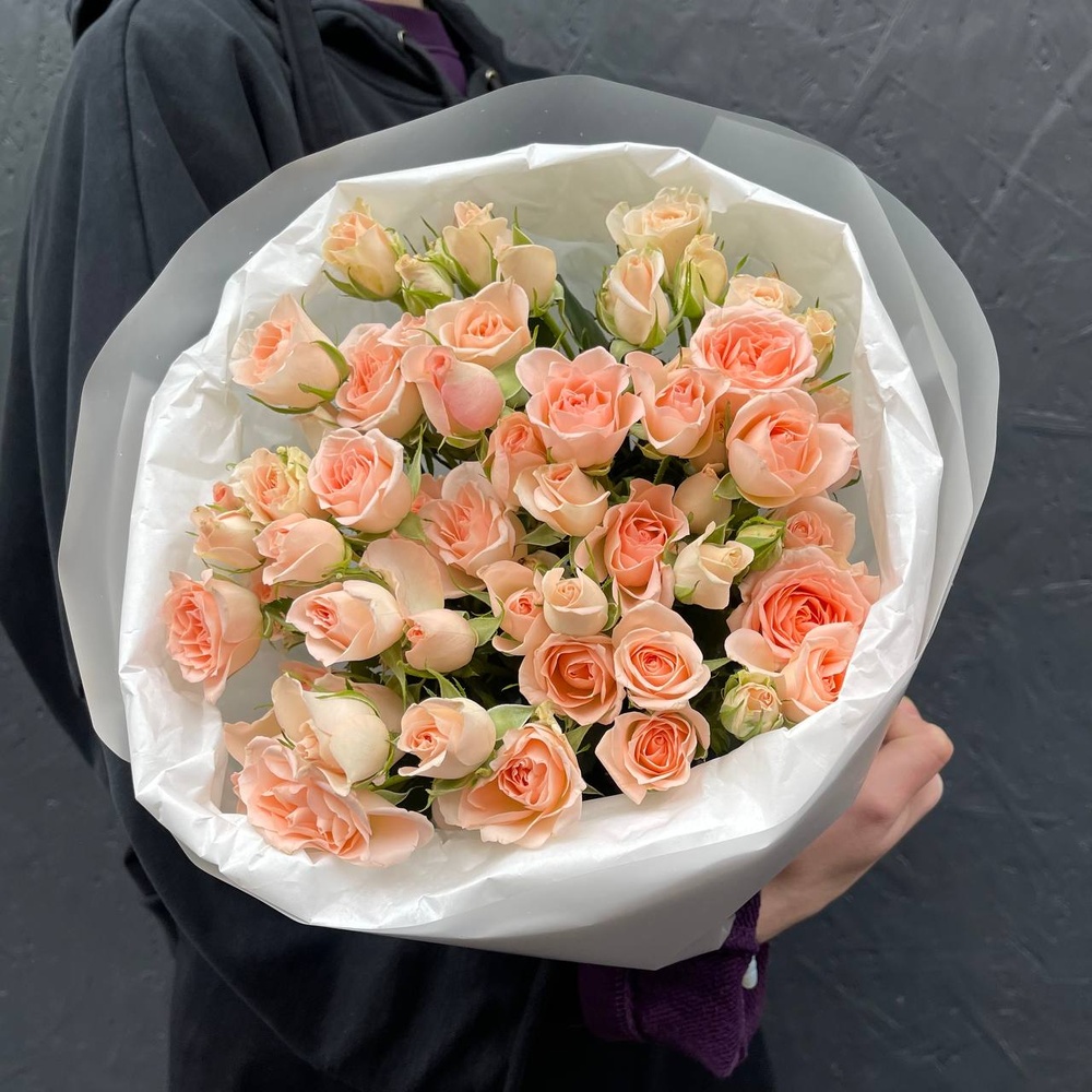 День 14: персиковые розы в лаконичной упаковке с аквабоксом и коробкой-переноской