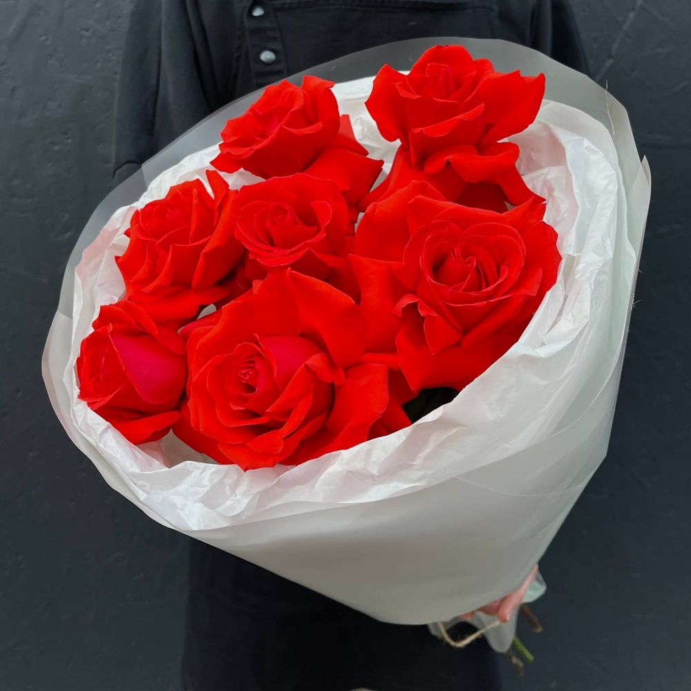 Рэд Франц: французская роза в лаконичной упаковке с аквабоксом и коробкой-переноской