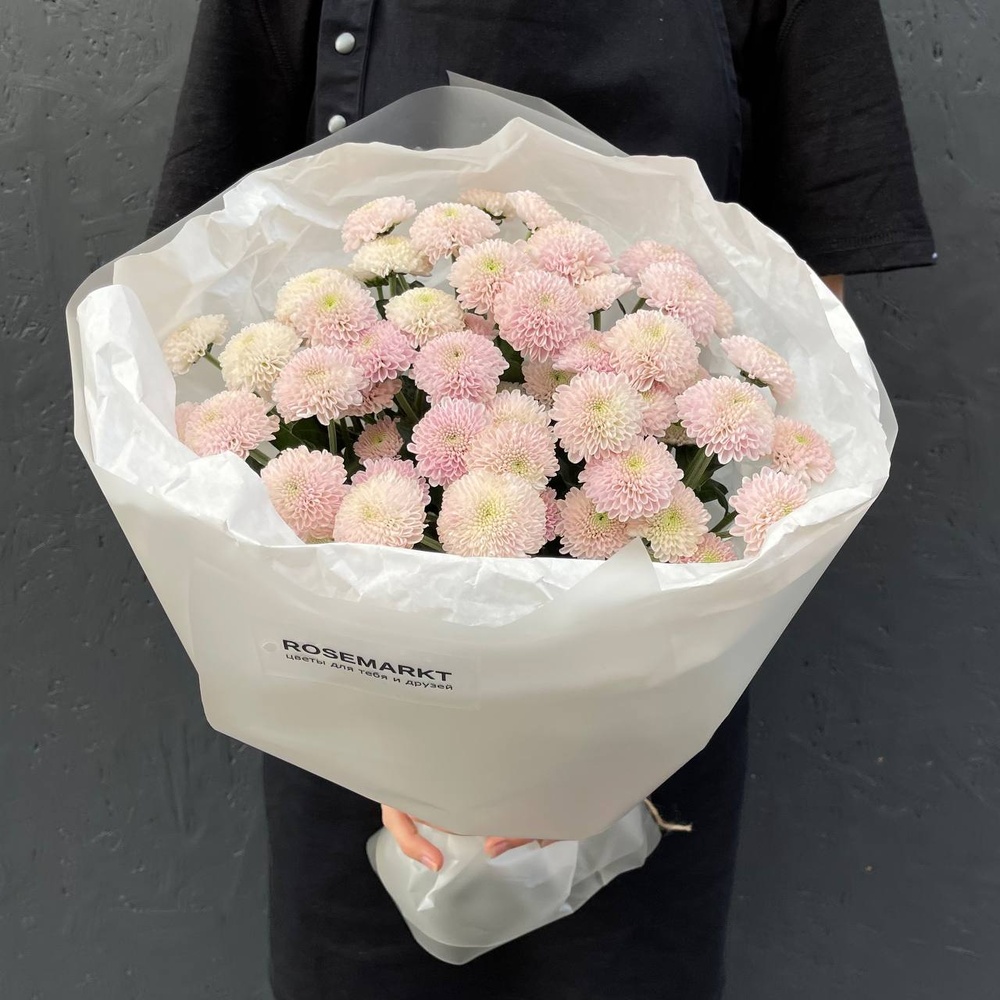 Черничный пай: стойкие хризантемы в лаконичной упаковке в Санкт-Петербурге