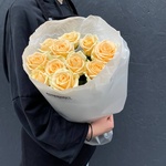 Дюшес: 11 персиковых роз в лаконичной упаковке в Санкт-Петербурге - Фотография 2