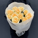 Дюшес: 11 персиковых роз в лаконичной упаковке в Санкт-Петербурге - Фотография 3