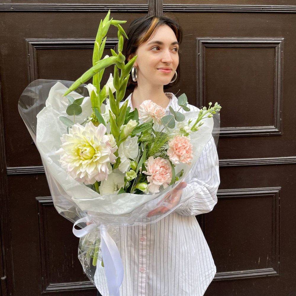 Яблочный шорли: авторский букет в нежной гамме