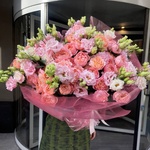 Кружевная вуаль: пионовидные розы и лизиантусы - Фотография 2