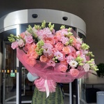 Кружевная вуаль: пионовидные розы и лизиантусы - Фотография 3