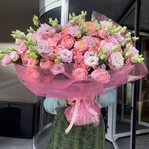 Кружевная вуаль: пионовидные розы и лизиантусы - Фотография 4