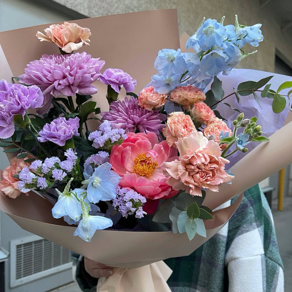 Разноцветная вуаль: авторский букет в яркой гамме