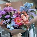 Разноцветная вуаль: авторский букет в яркой гамме - Фотография 2