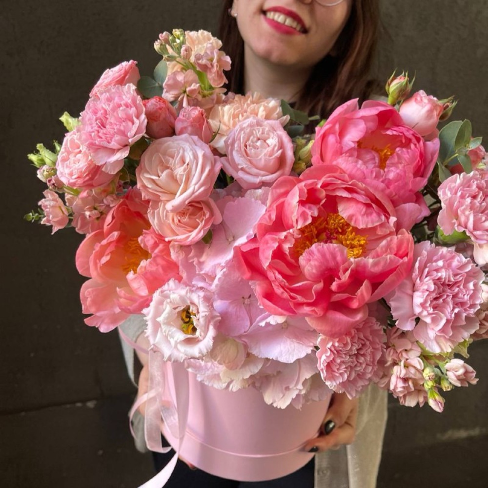 Королева Матильда: авторская композиция в шляпной коробке