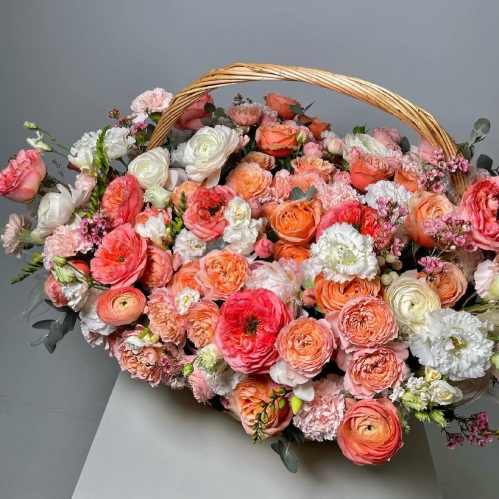 Венецианский купец: авторская корзина в нежной гамме