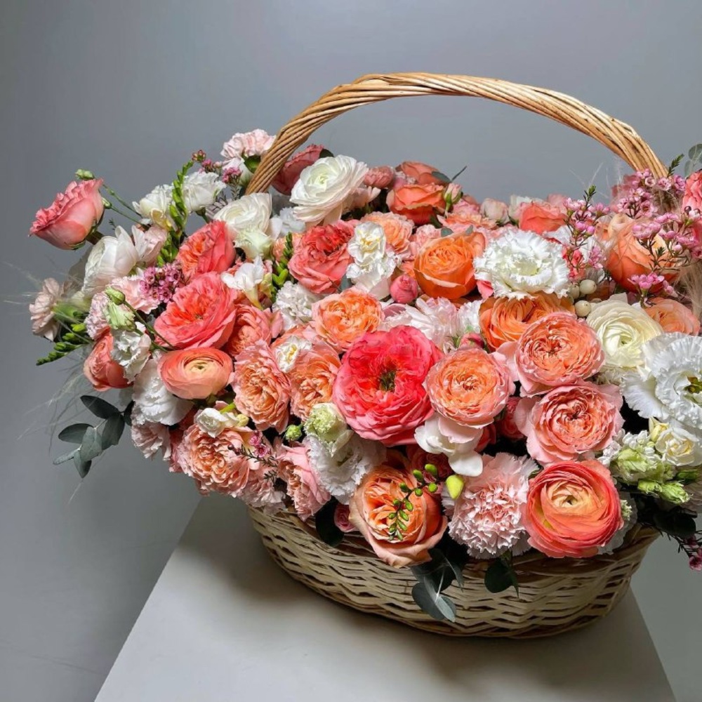 Венецианский купец: авторская корзина в нежной гамме