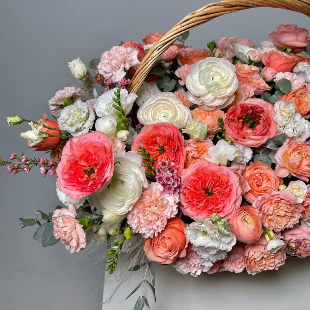 Венецианский купец: авторская корзина в нежной гамме