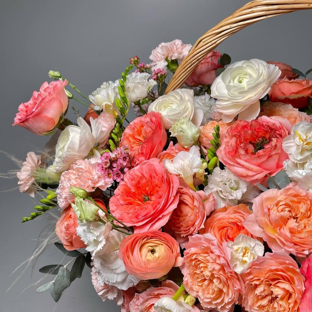 Венецианский купец: авторская корзина в нежной гамме