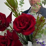 Он мой волшебник: розы, эвкалипт и леукадедрон с доставкой в Санкт- Петербурге - Фотография 5