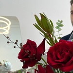 Он мой волшебник: розы, эвкалипт и леукадедрон с доставкой в Санкт- Петербурге - Фотография 4