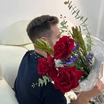 Он мой волшебник: розы, эвкалипт и леукадедрон с доставкой в Санкт- Петербурге - Фотография 3