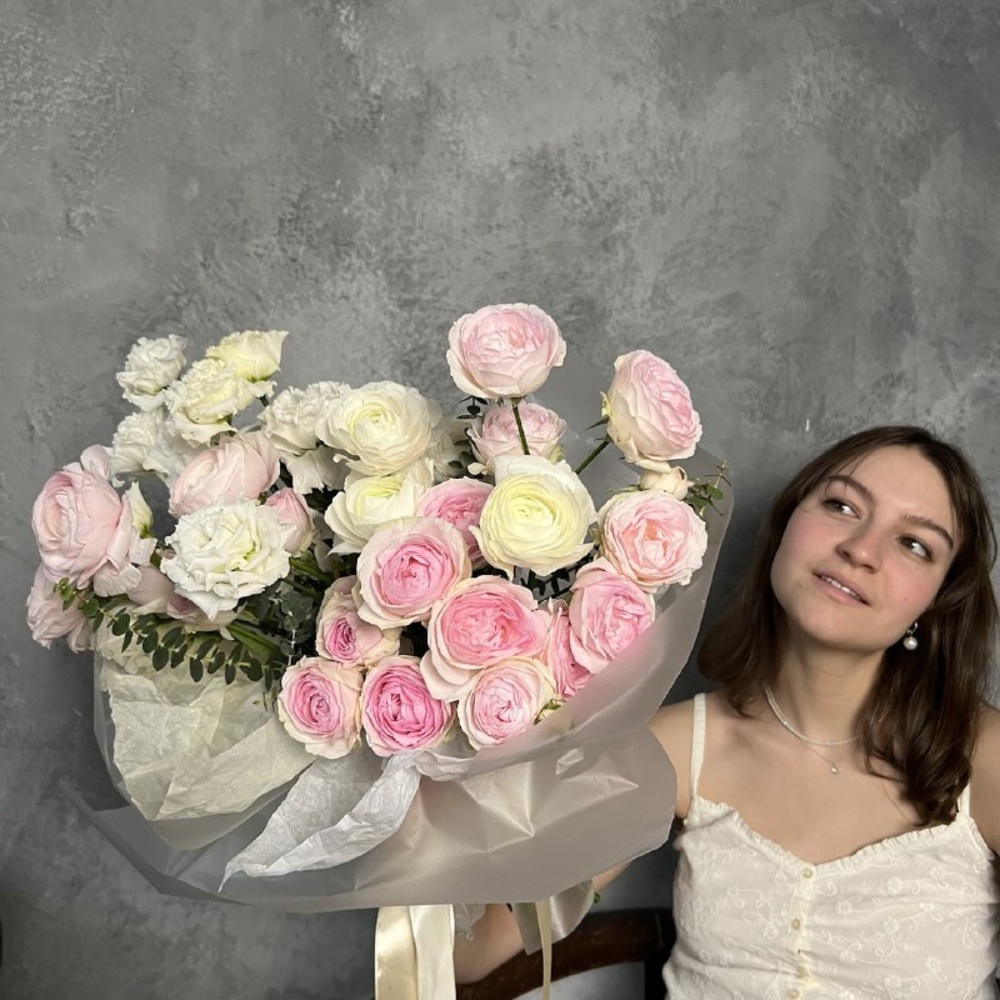 P.S. Я люблю тебя: ранункулюсы, пионовидная роза и лизиантус